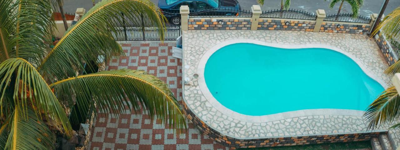 Rs Villas - Three Bedrooms Share Apartment With Private Room And Free Wifi And 100Mts To The Beach And Ac And 100Mts To Bus Stop And Pool Flic-en-Flacq 외부 사진