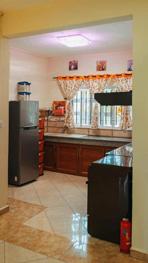 Rs Villas - Three Bedrooms Share Apartment With Private Room And Free Wifi And 100Mts To The Beach And Ac And 100Mts To Bus Stop And Pool Flic-en-Flacq 외부 사진