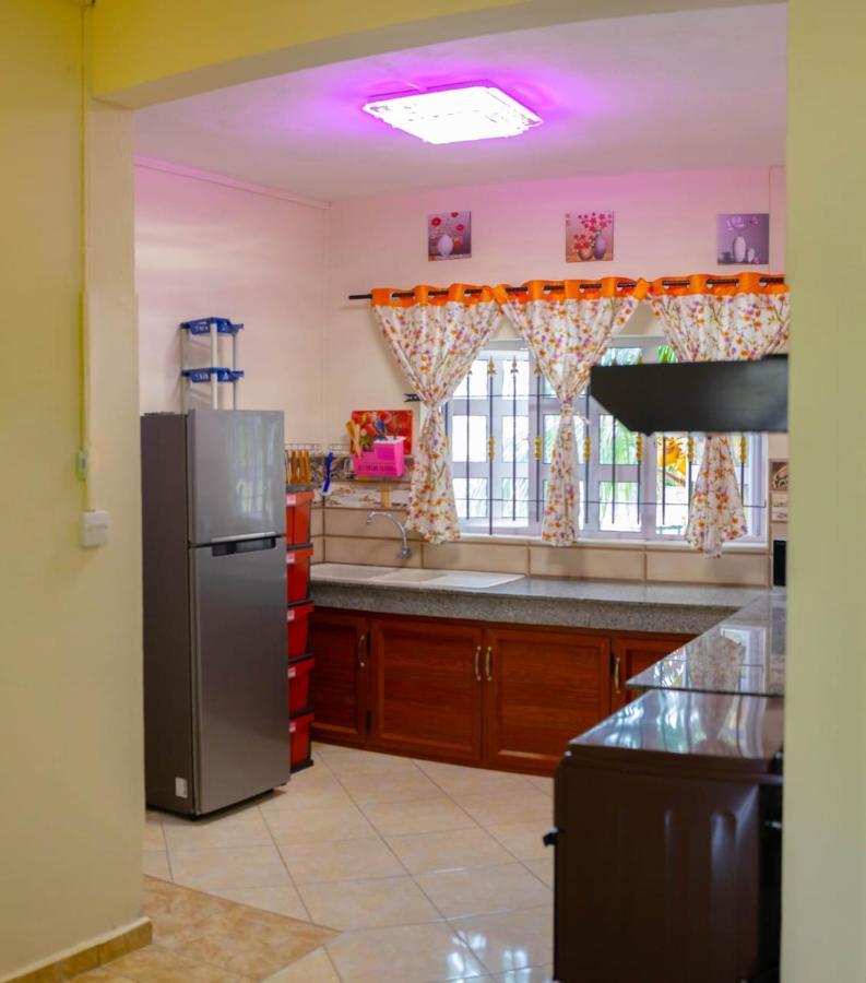 Rs Villas - Three Bedrooms Share Apartment With Private Room And Free Wifi And 100Mts To The Beach And Ac And 100Mts To Bus Stop And Pool Flic-en-Flacq 외부 사진